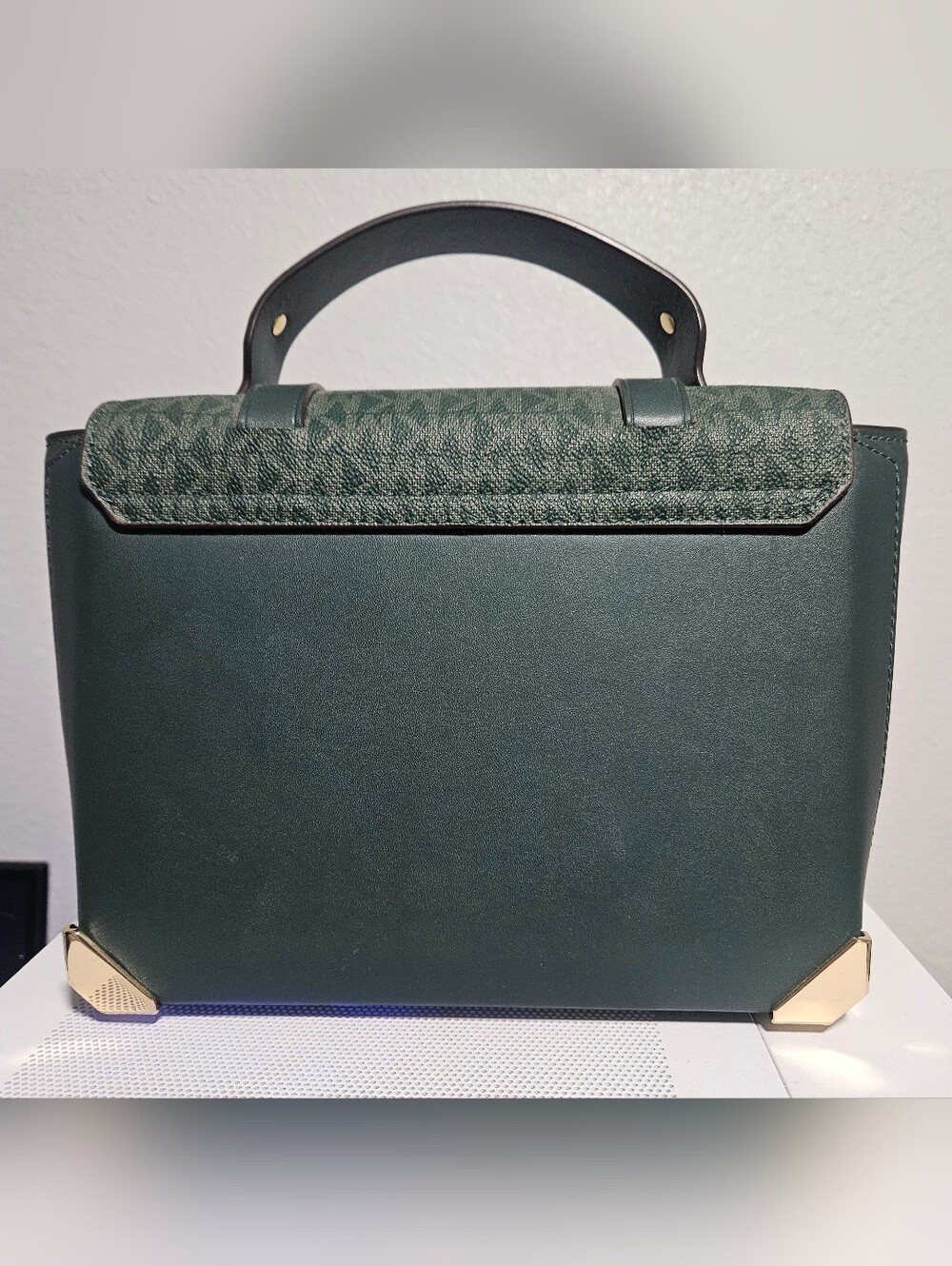 Michael Kors Manhattan Medium Leather Satchel. Racer Green - Picture 2 of 9